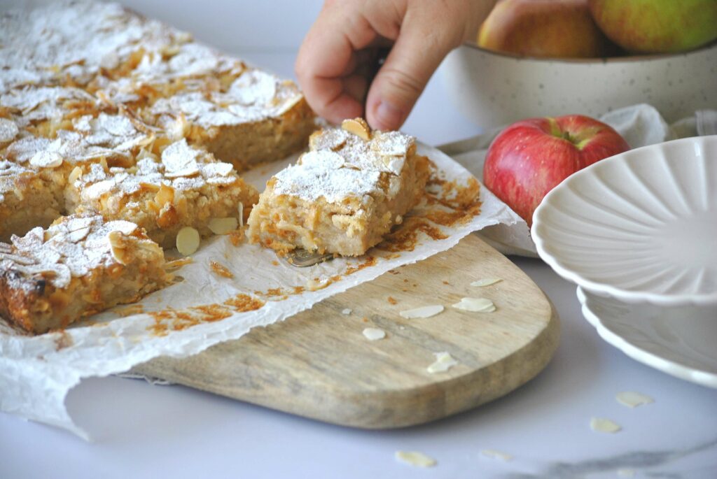 saftiger Apfelblechkuchen mit Zimt